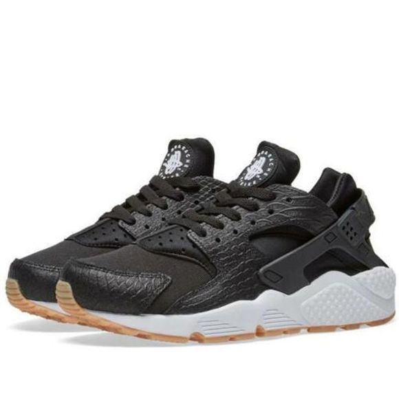 black huaraches white sole
